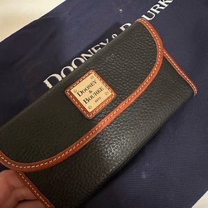 Dooney & Burke Pebble Grain Continental Wallet